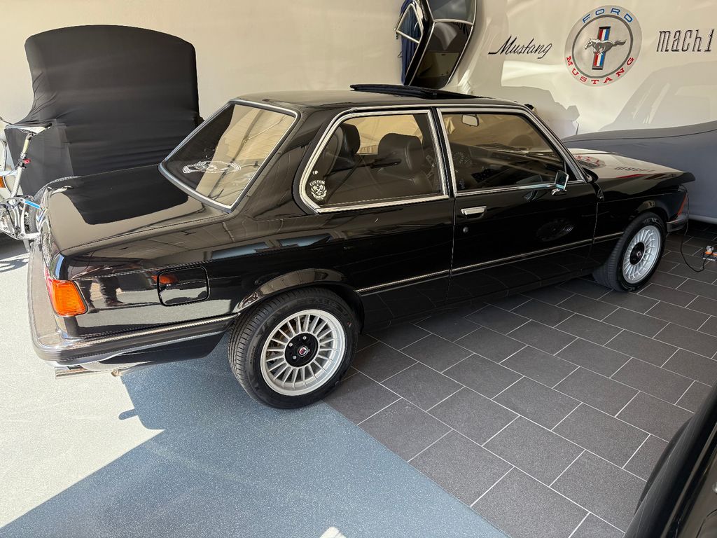 BMW 323