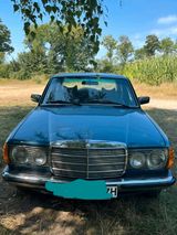 Mercedes-Benz .Mercedes 240 D Oldtimer - Mercedes-Benz 240 mit Diesel-Antrieb