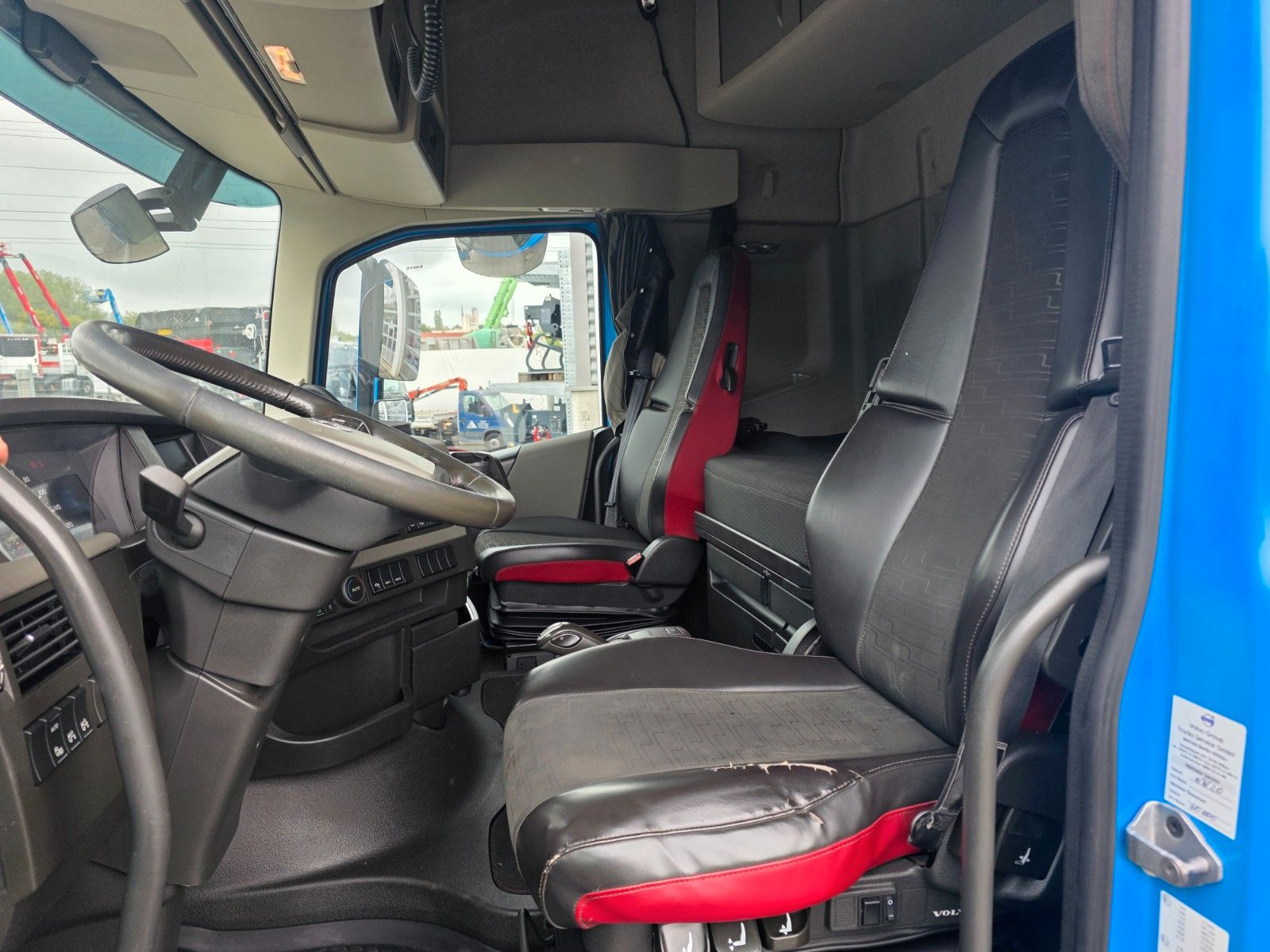 Fahrzeugabbildung Volvo FH 500 MKG HLK 531 HP a7 Funk NLA gelenkt