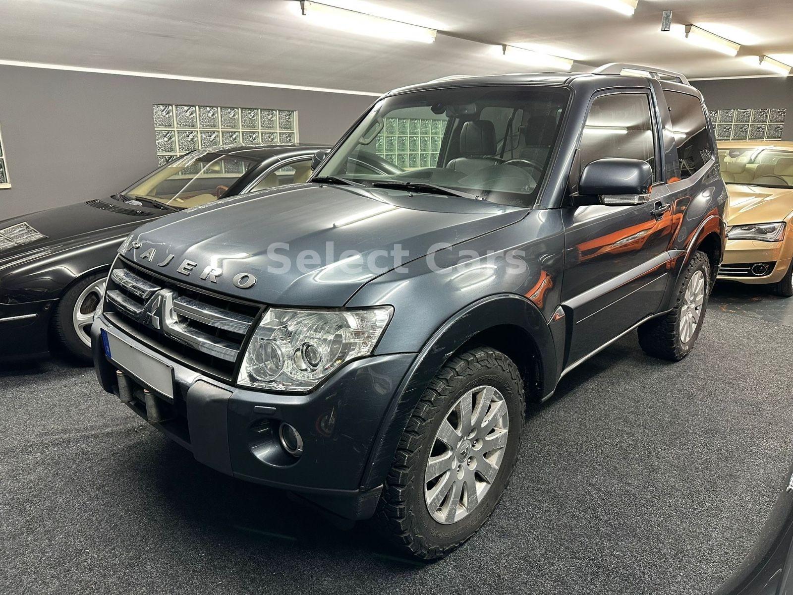 Mitsubishi Pajero 3.2 DI-D Invite*Glasdach*R-Kamera*AHK*
