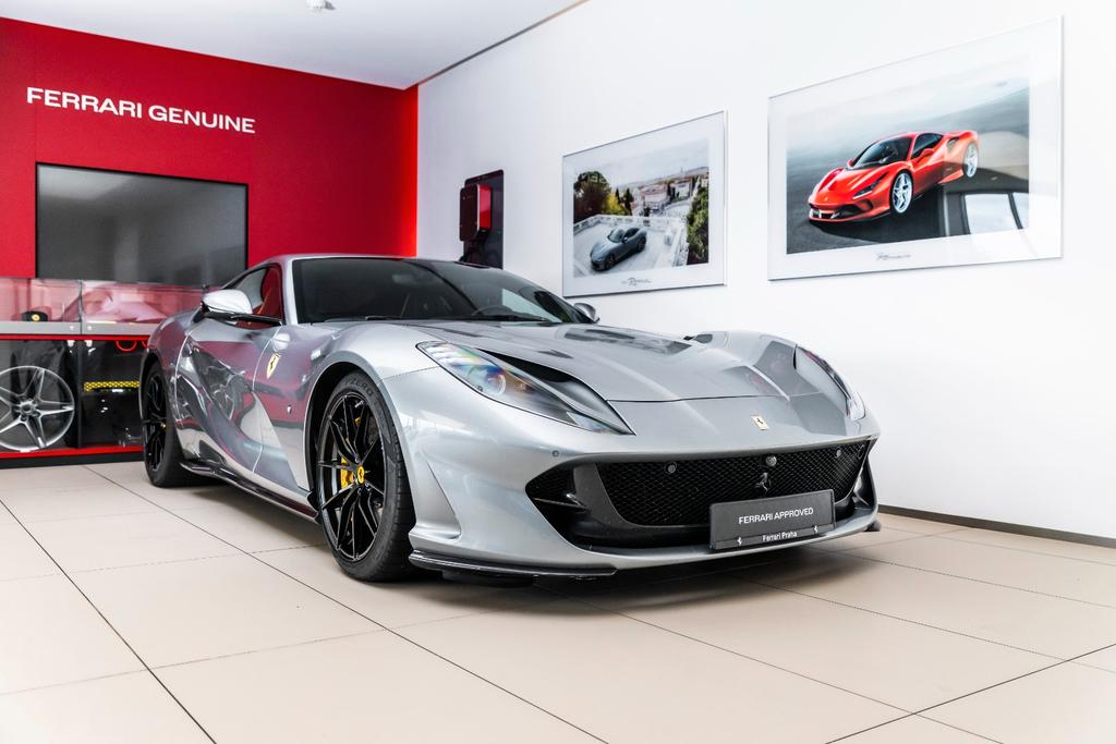 Ferrari 812 6.5 V12 Superfast DCT F1