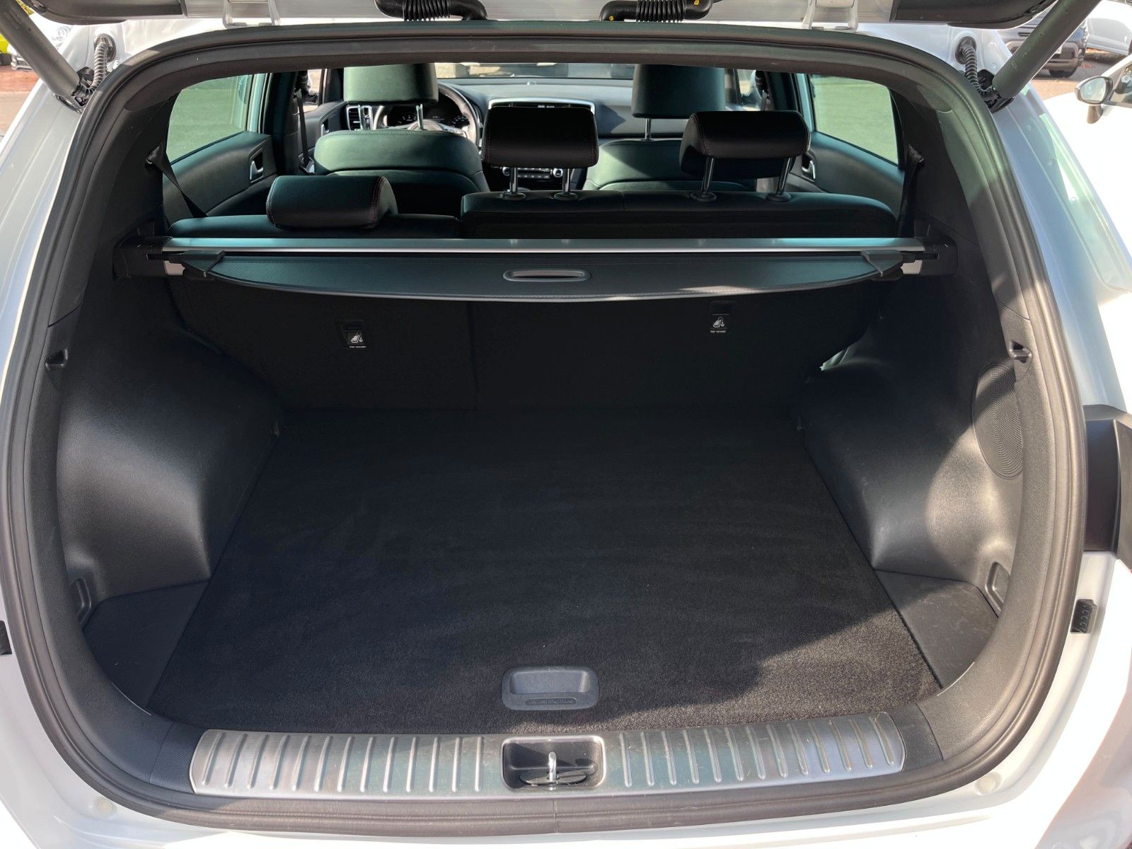 Fahrzeugabbildung Kia Sportage GT-Line 4WD TOP LEDER NAVI uvm.