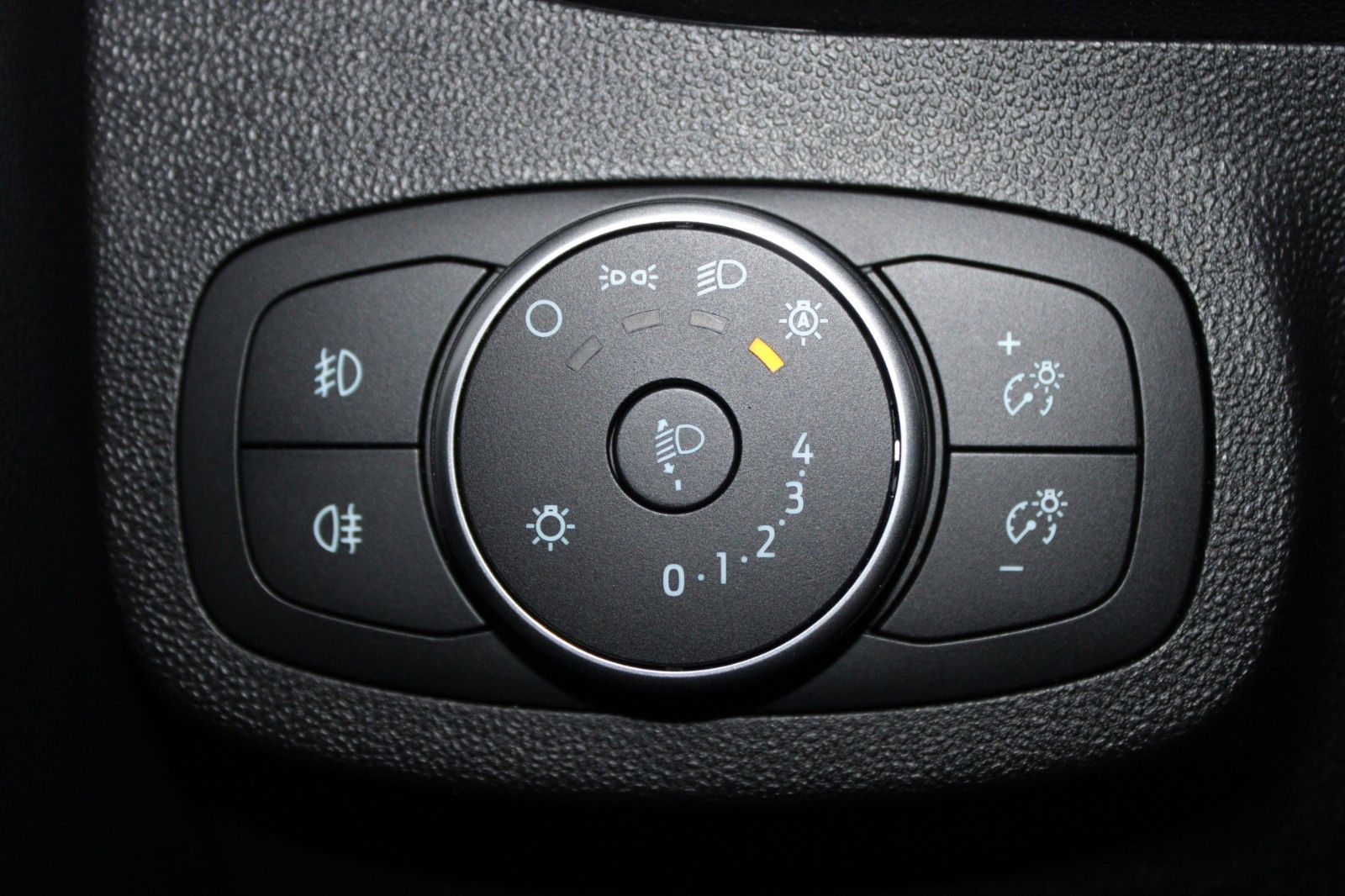 Fahrzeugabbildung Ford Fiesta 1,5 TDCi Cool & Connect 5-trg NAVI LED