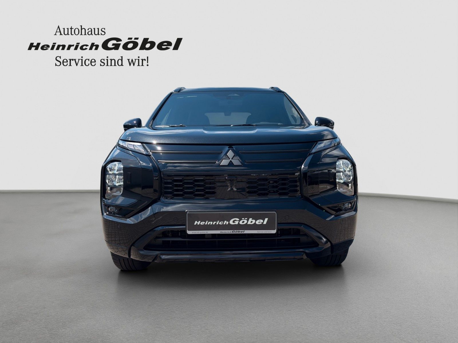 Fahrzeugabbildung Mitsubishi Outlander 2.4 PHEV 4WD LUXURY BLACK AKTIONSPREIS