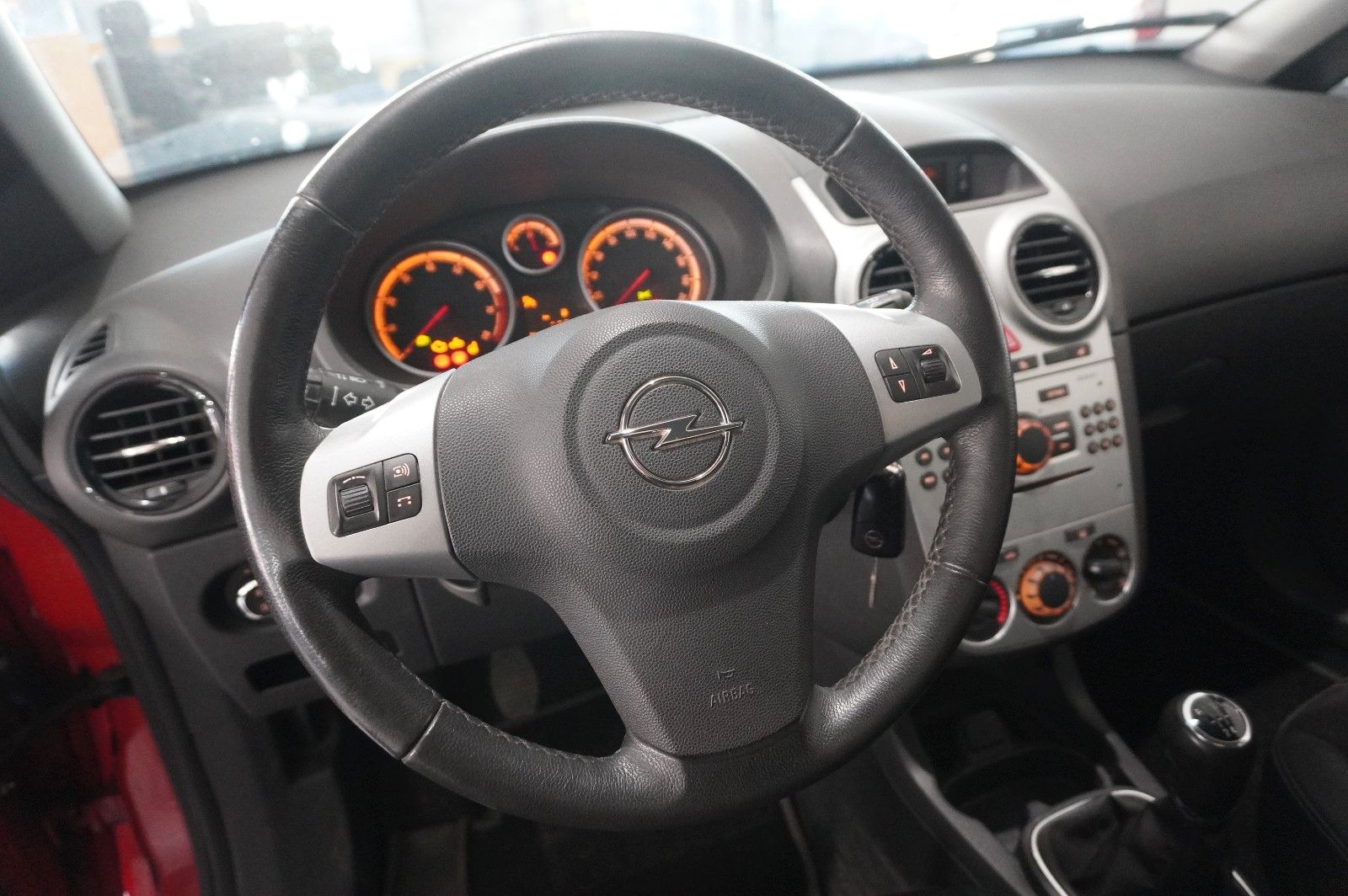 Fahrzeugabbildung Opel Corsa D 1.4 TÜR 150 JAHRE KLIMA/SHZ/TEMP./SPORT
