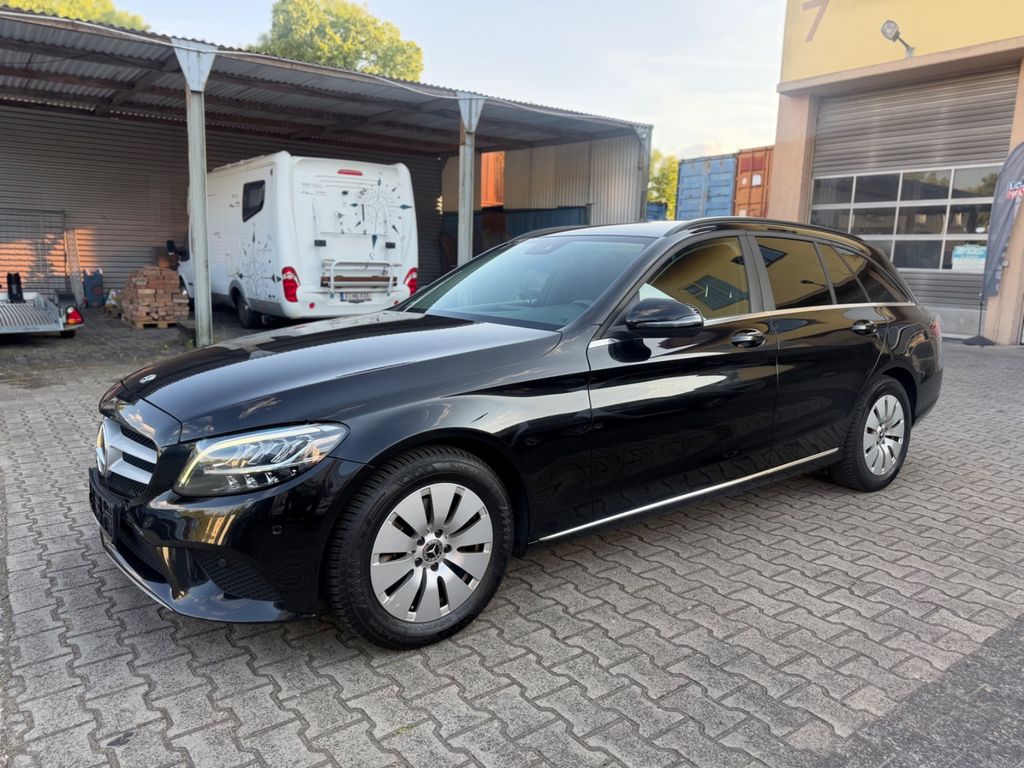 Image of Mercedes-Benz C 220