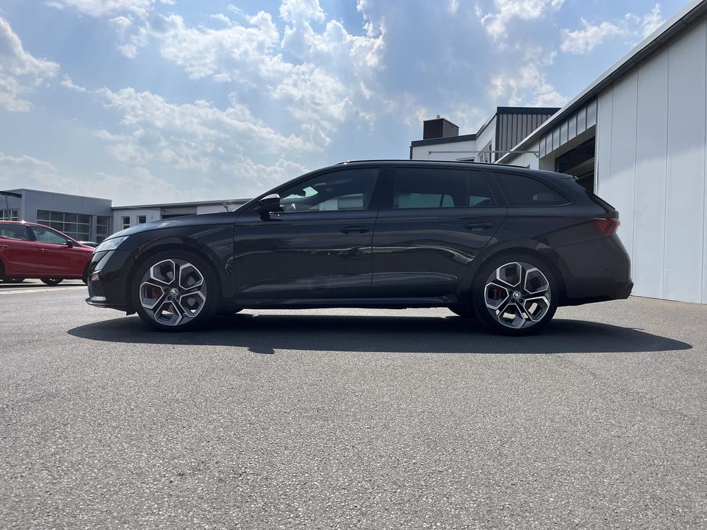 Skoda Octavia 2023 г. Чёрный, пробег 38099 км