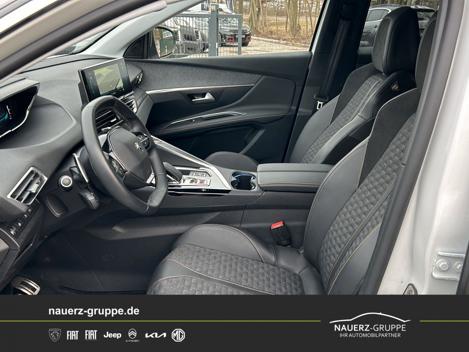 Fahrzeugabbildung Peugeot 3008 Hybrid 225 Allure