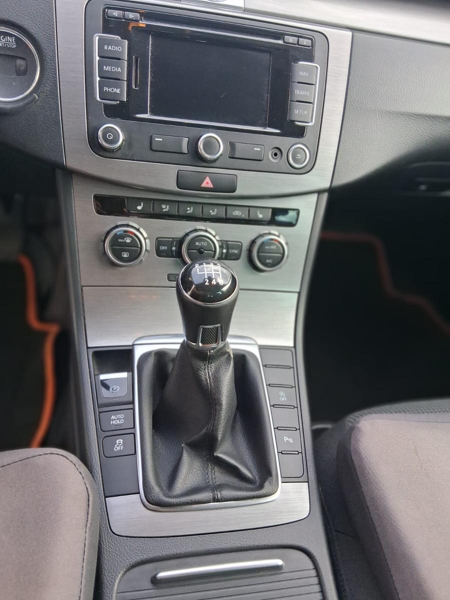 Volkswagen Passat 2013 — photo 15