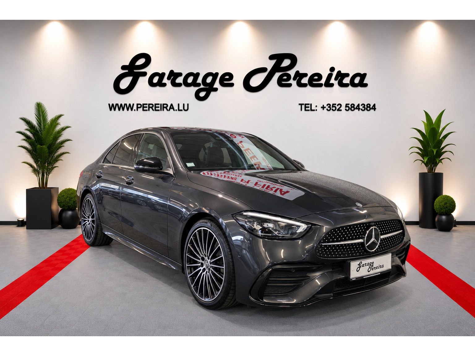 Mercedes-Benz C 180 AMG LINE PANO CUIR NAVI 1 HAND comme neuve