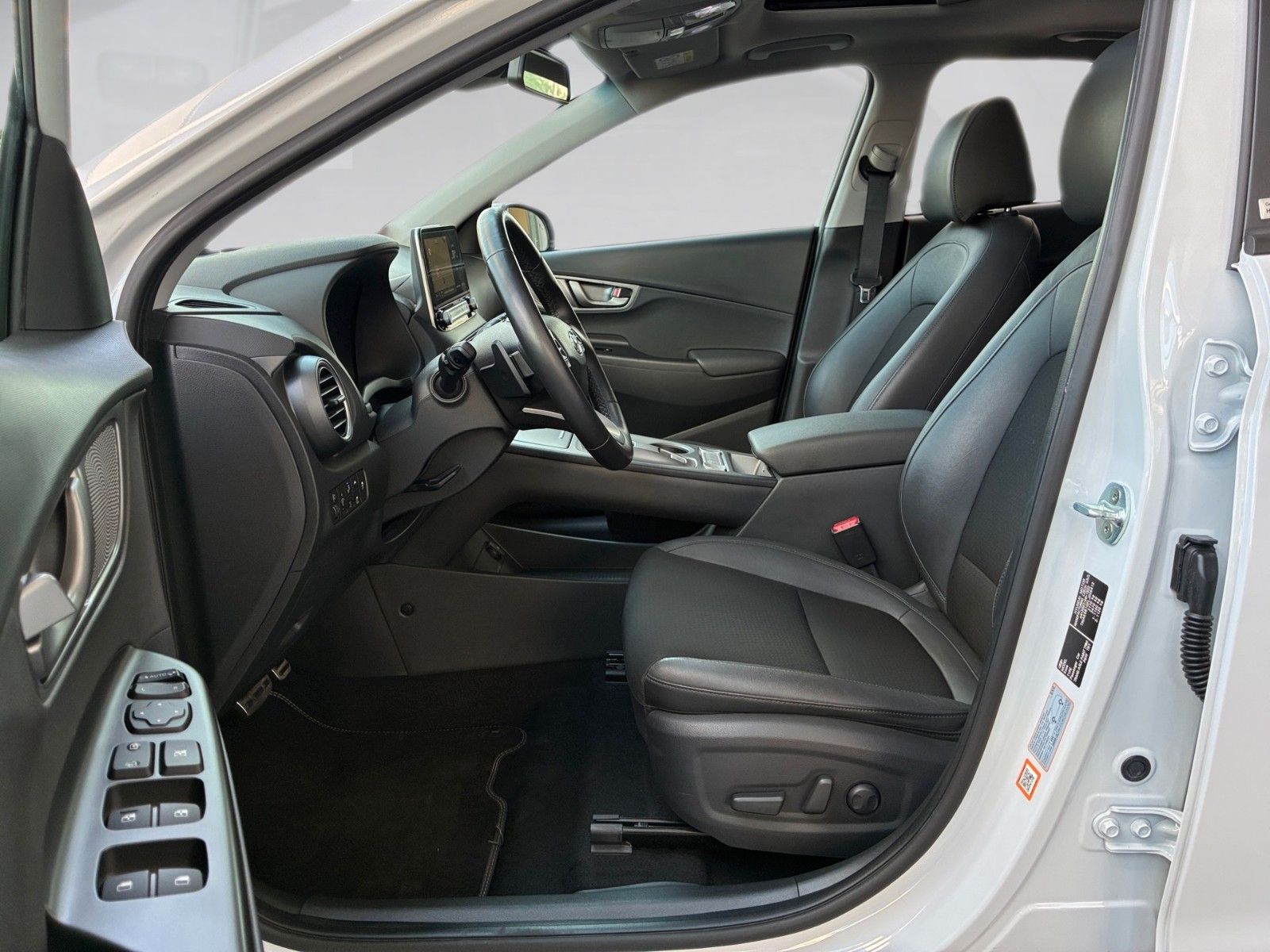 Fahrzeugabbildung Hyundai Kona Premium Elektro 64kWh Navi/Head-Up!