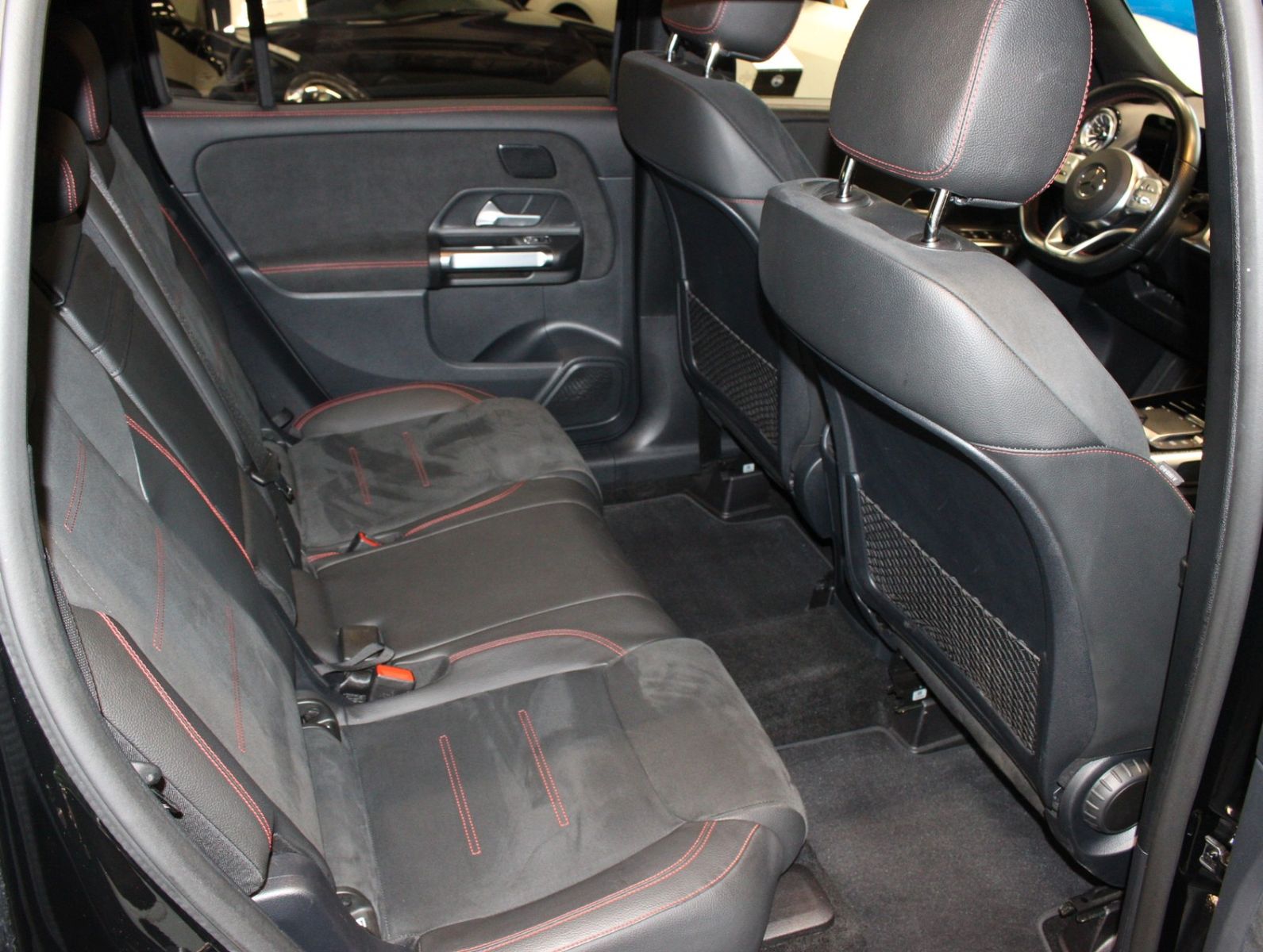 Fahrzeugabbildung Mercedes-Benz GLB 220 d 4Matic AMG Line 1.Hand*MWST*AHK