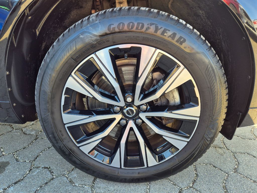 Fahrzeugabbildung Volvo XC60 B4 D Plus Dark+HarmanKardon+Fahrerassist.