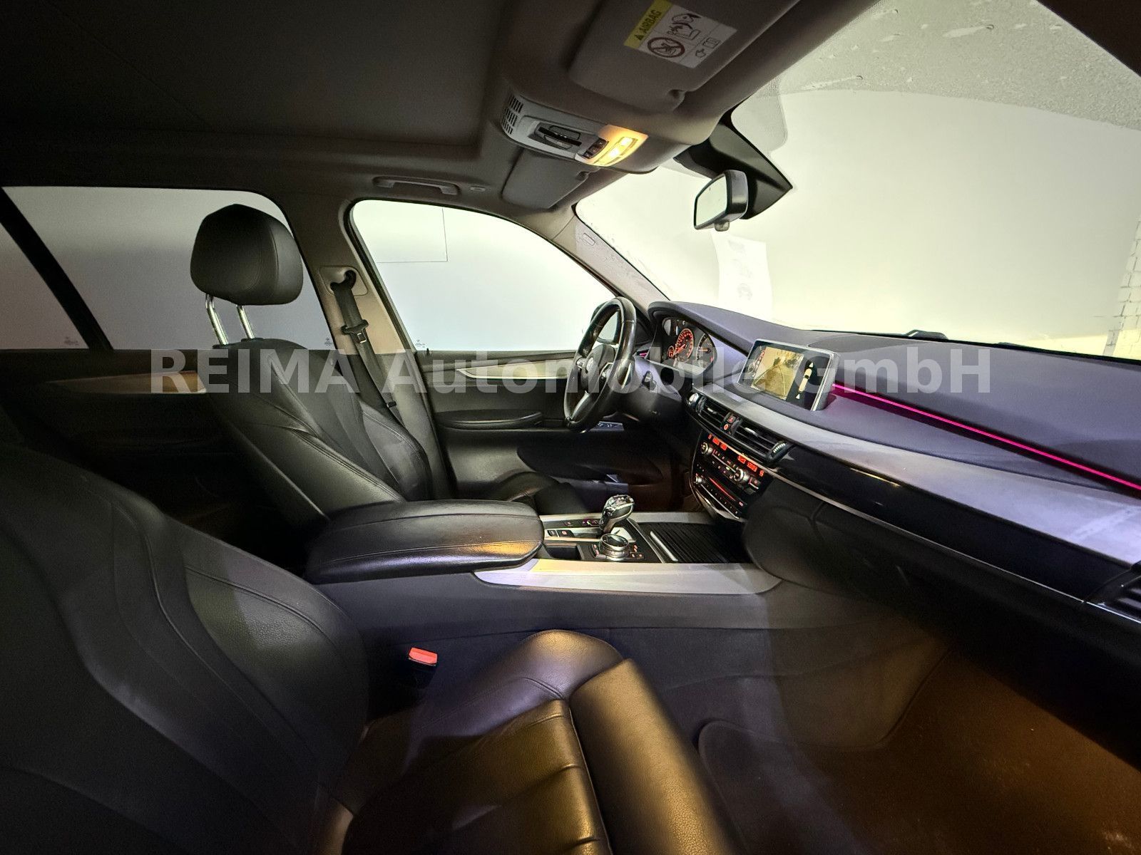 Fahrzeugabbildung BMW X5 xDrive 30 d , M-Sportpaket, Pano, ACC