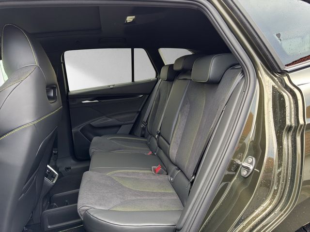 Skoda Enyaq RS Lounge*WÄPU*AHZV*HUD*DCC*0,25%*PANO*360