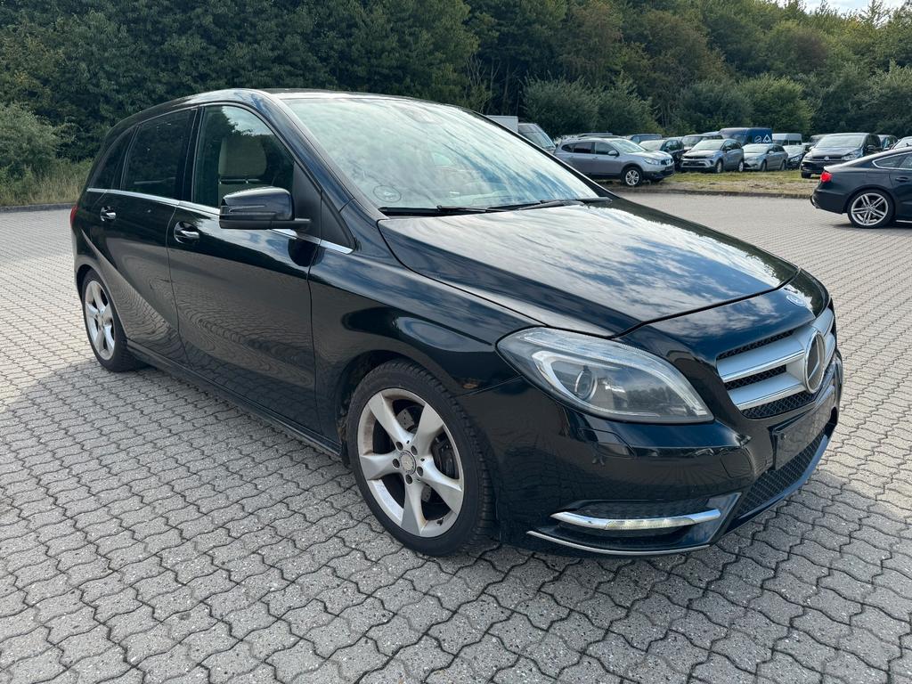 Mercedes-Benz B 220