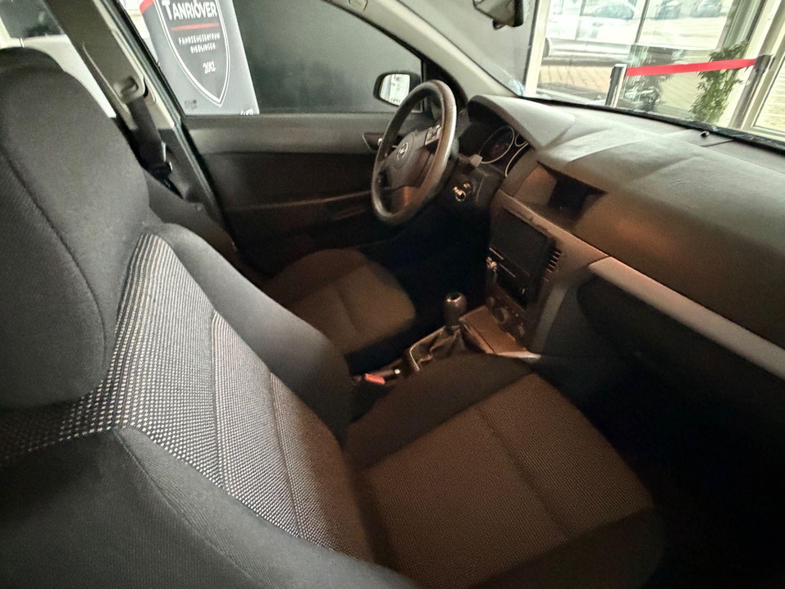 Opel Astra 2006 — photo 8