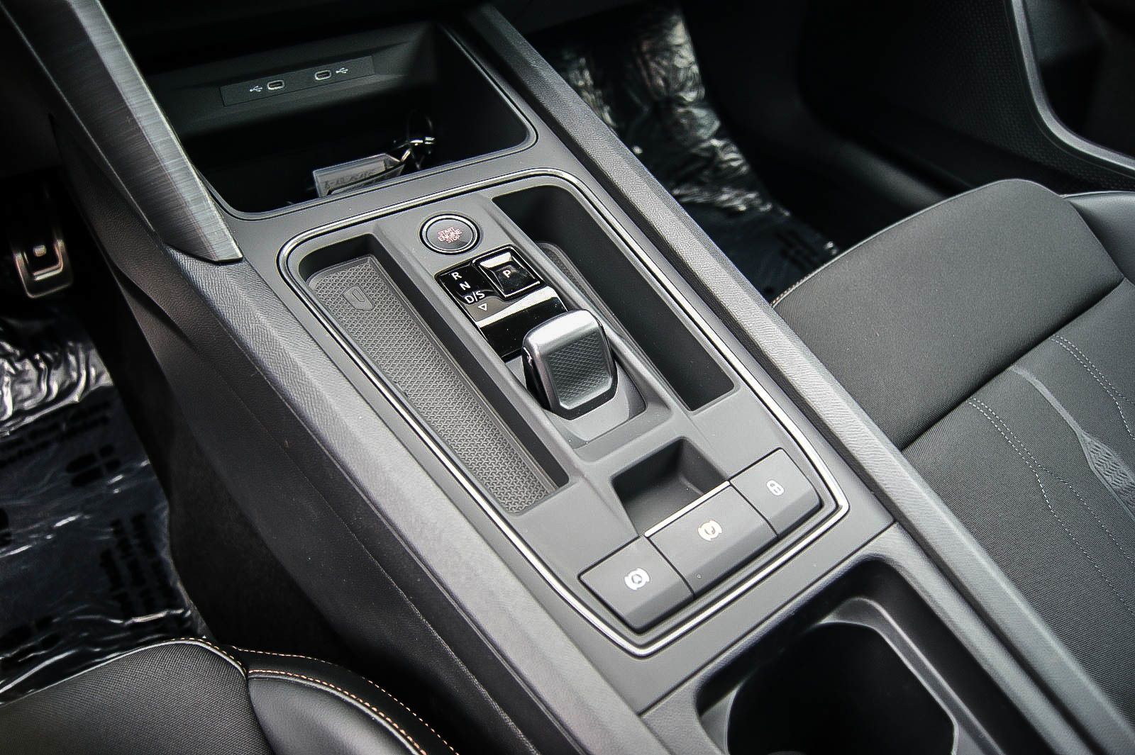 Fahrzeugabbildung CUPRA Leon Sportstourer e-Hybrid PANORAMA CARPLAY ACC