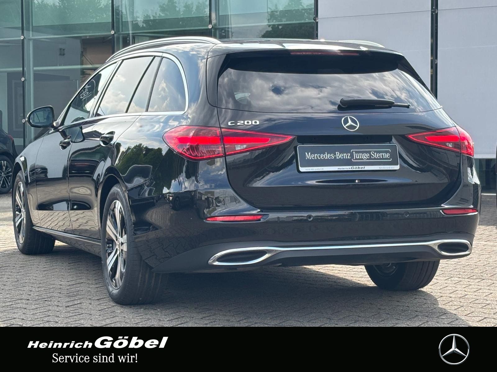 Fahrzeugabbildung Mercedes-Benz C 200 T AVANTGARDE*PANO*AHK*KAMERA*TOTWINKEL*