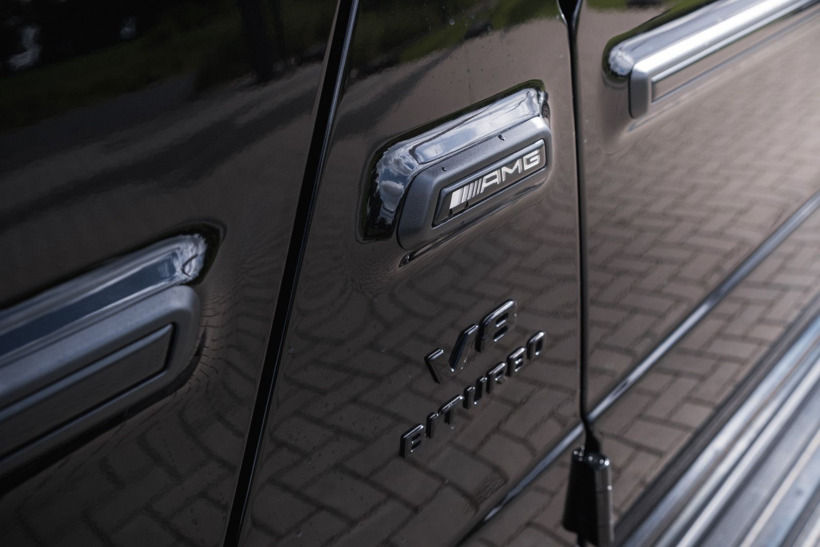 Fahrzeugabbildung Mercedes-Benz G 63 AMG-Perform.Paket-Superior-NightP.-Carbon