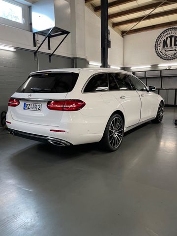 Mercedes-Benz E 400 d 4MATIC Autom. Burmester Head-Up ASS Full