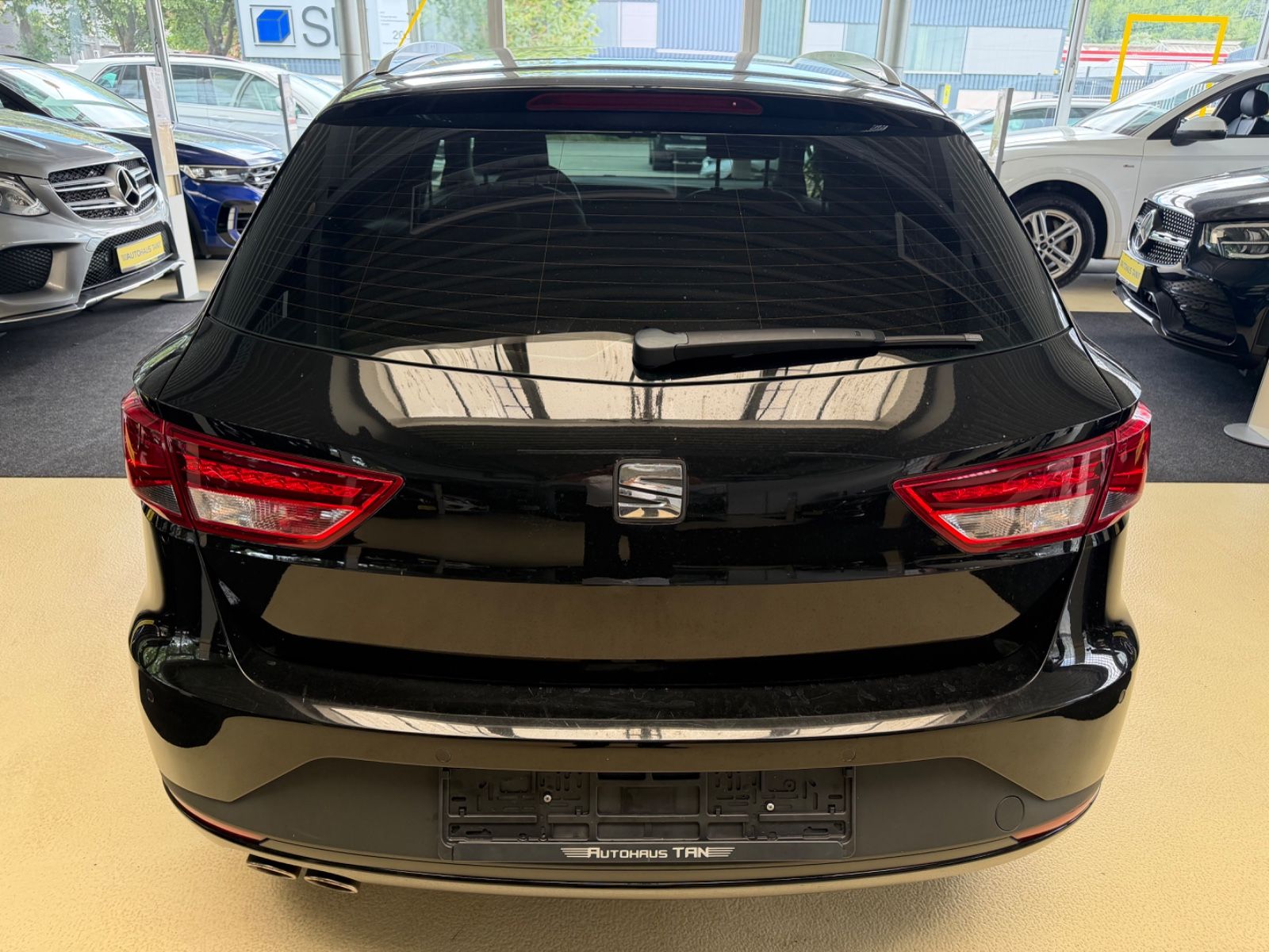 Fahrzeugabbildung SEAT Leon ST FR 2.0 TDI DSG 184PS * LED *