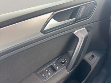 Volkswagen Tiguan - 12