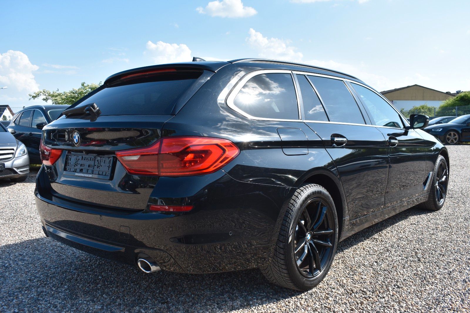 Fahrzeugabbildung BMW 530i Touring xDrive AHK Panorama LED Kamera