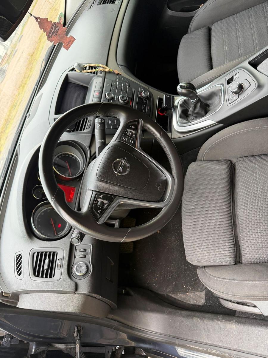 Opel Insignia 2009 — photo 5