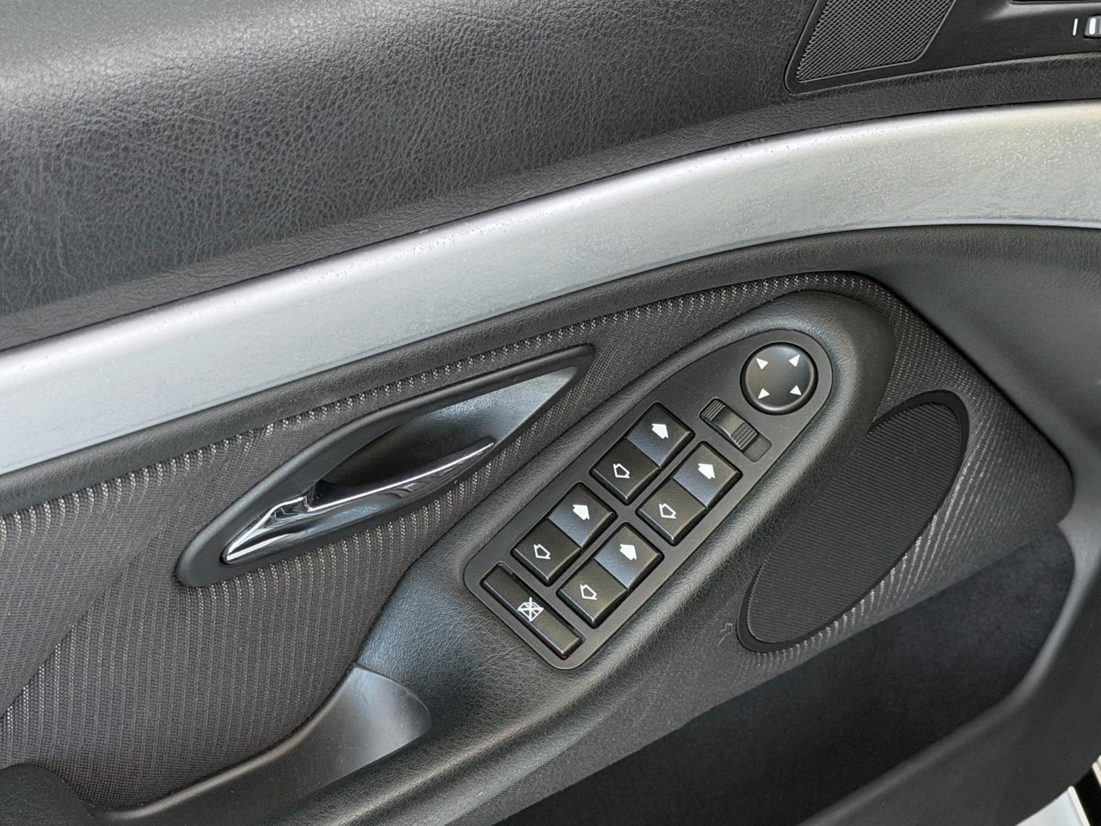 BMW 520i 170ch BVA Pack M d'origine Shadow-Line GSD Sièges Alcantara