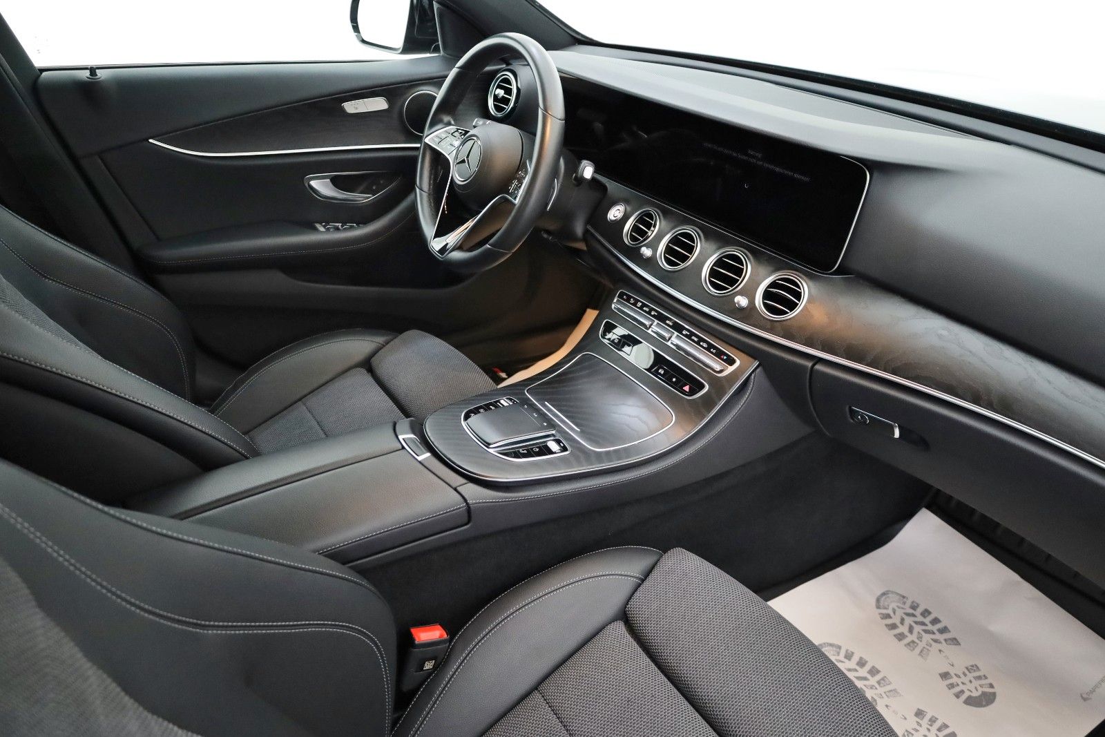 Fahrzeugabbildung Mercedes-Benz E 220 d 4M All-Terrain,Kamera,Navi,SH,AHK, SR+WR