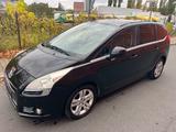 Peugeot 5008 2.0 Business-Line HDi 160 Automatik - Peugeot 5008: Business Line