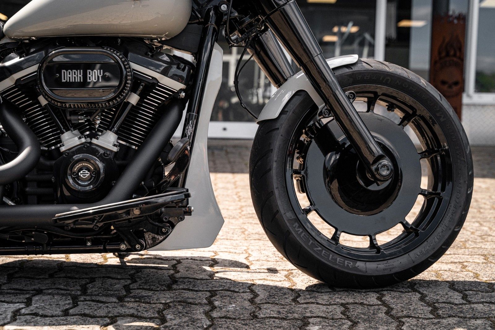 Fahrzeugabbildung Harley-Davidson DARK FAT BOY FLFBS 114 MY24 -JEKILL&HYDE-