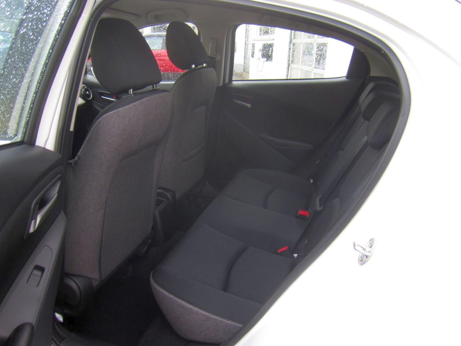 Mazda 2 SKYACTIV 75 Center-Line KLIMA/LED/NAVI/CARPLAY