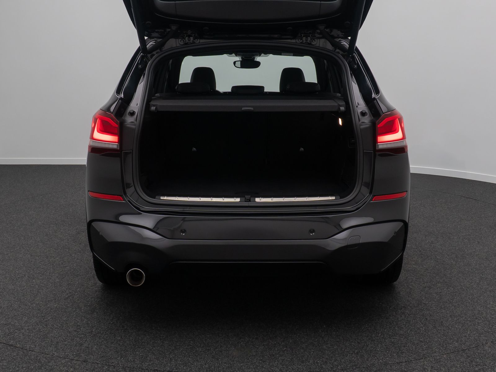 Fahrzeugabbildung BMW X1 xD25e M Sport Navi LED DAB GeschwindigReg 18"