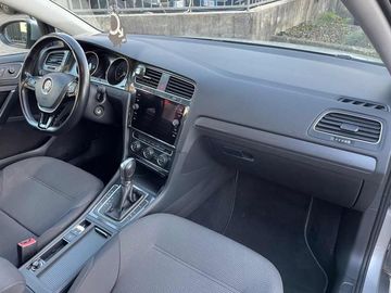 Volkswagen Golf - 11