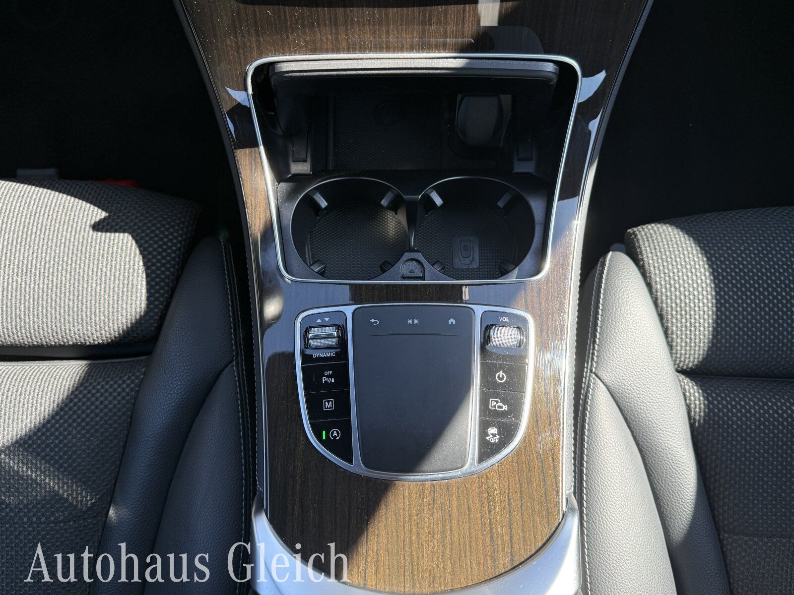 Fahrzeugabbildung Mercedes-Benz GLC 300 d 4Matic (EURO 6d) EXCLUSIVE Interieur