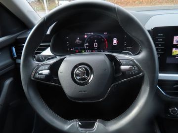 Fotografie 10 des Skoda KAMIQ Tour 1.5 DSG NAVI AHK