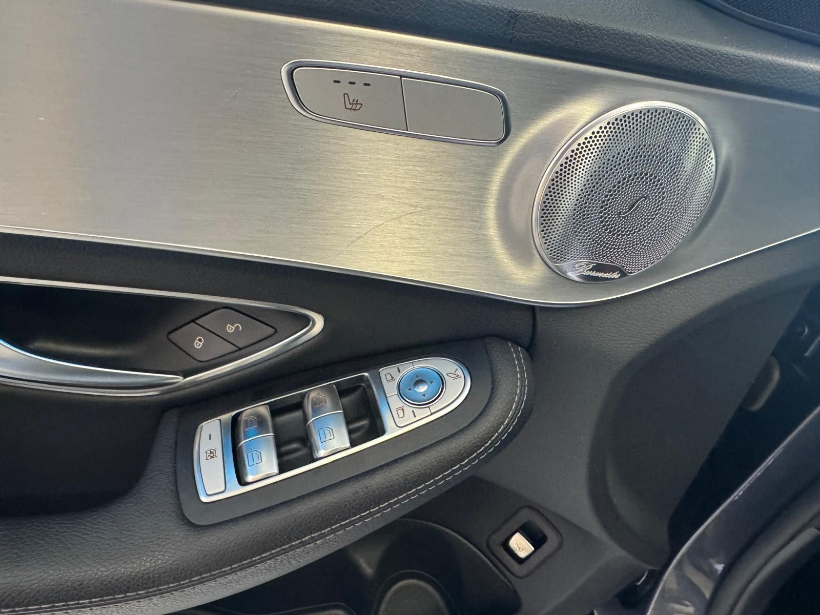 Fahrzeugabbildung Mercedes-Benz C 300 T-Modell/AMG LINE/PANORAMA/NAVI/BURMESTER