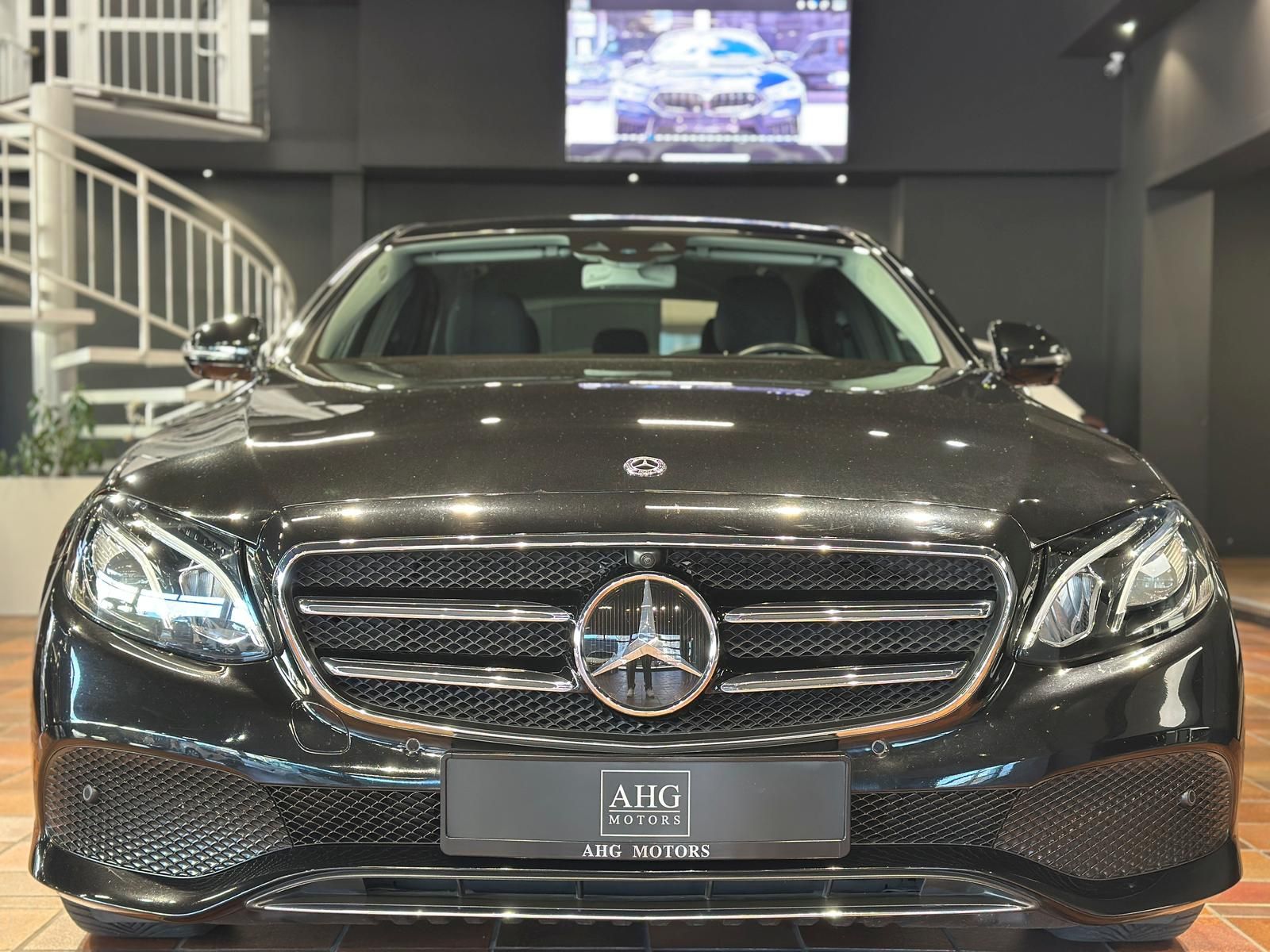 Mercedes-Benz E 220 LIMOUSINE AVANTGARDE DISTRONIC COMAND 360° foto 11