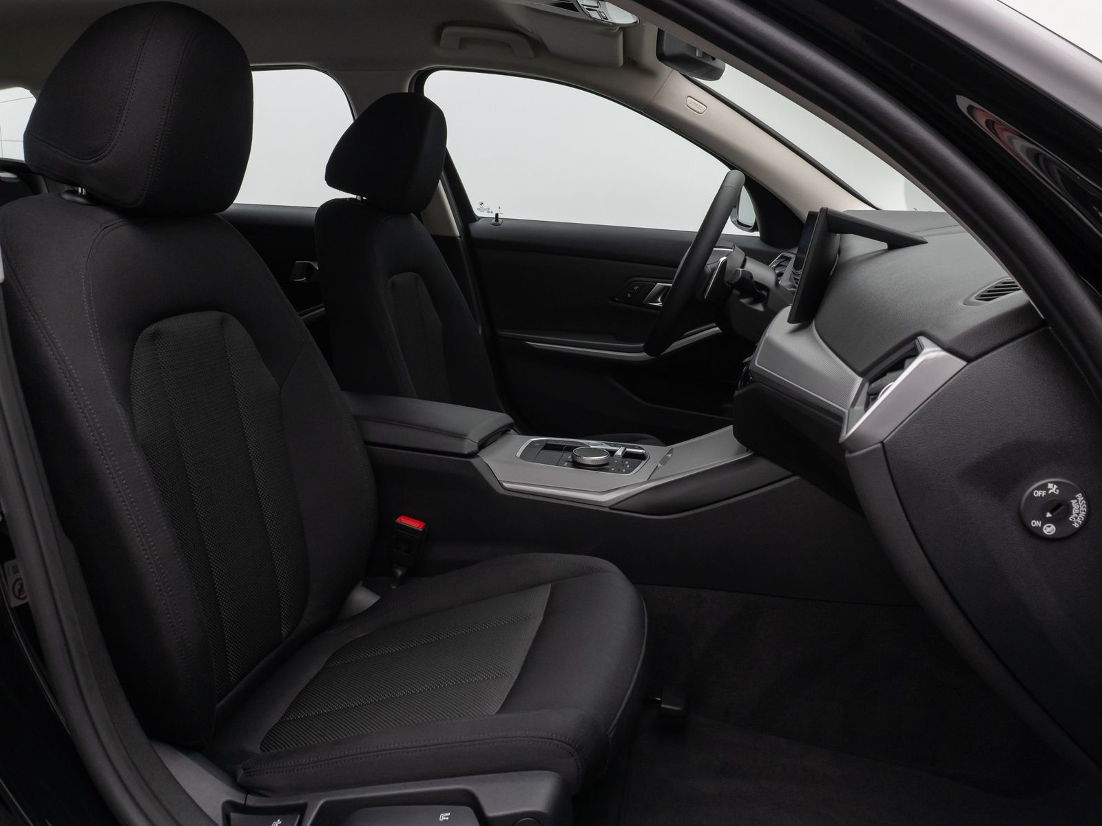 Fahrzeugabbildung BMW 318i DAB CockPit+PDC Sitzhzg Geschwindigkeitsreg