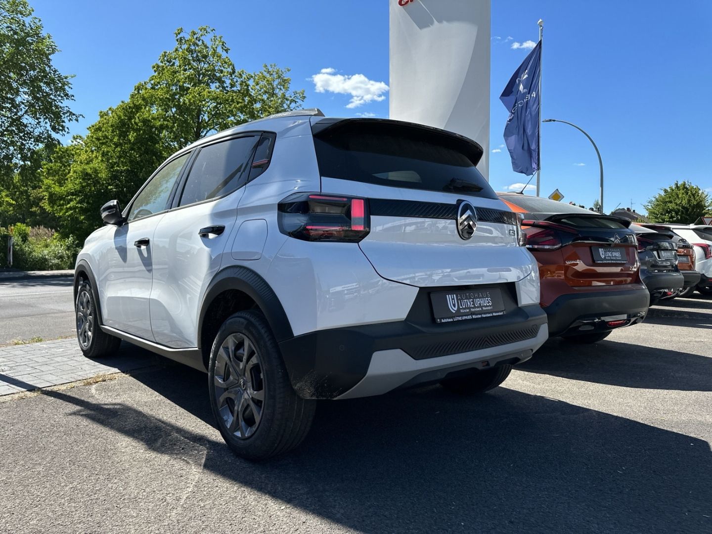 Fahrzeugabbildung Citroën C3 MAX 1.2 PT Turbo 100 S&S Navi CarPlay SHZ