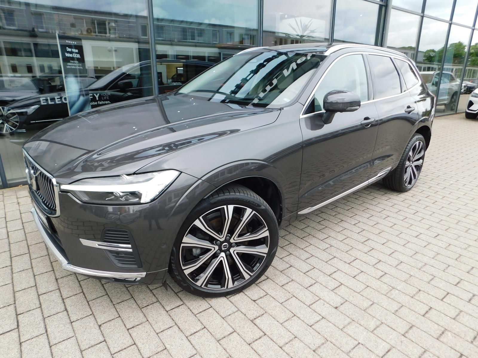 Fahrzeugabbildung Volvo B5 D AWD Ultimate Bright