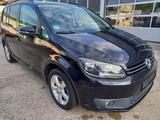 Volkswagen VW Touran 1.6 TDI Comfortline Navi EU5 - VW Touran Gebrauchtwagen in Karlsruhe
