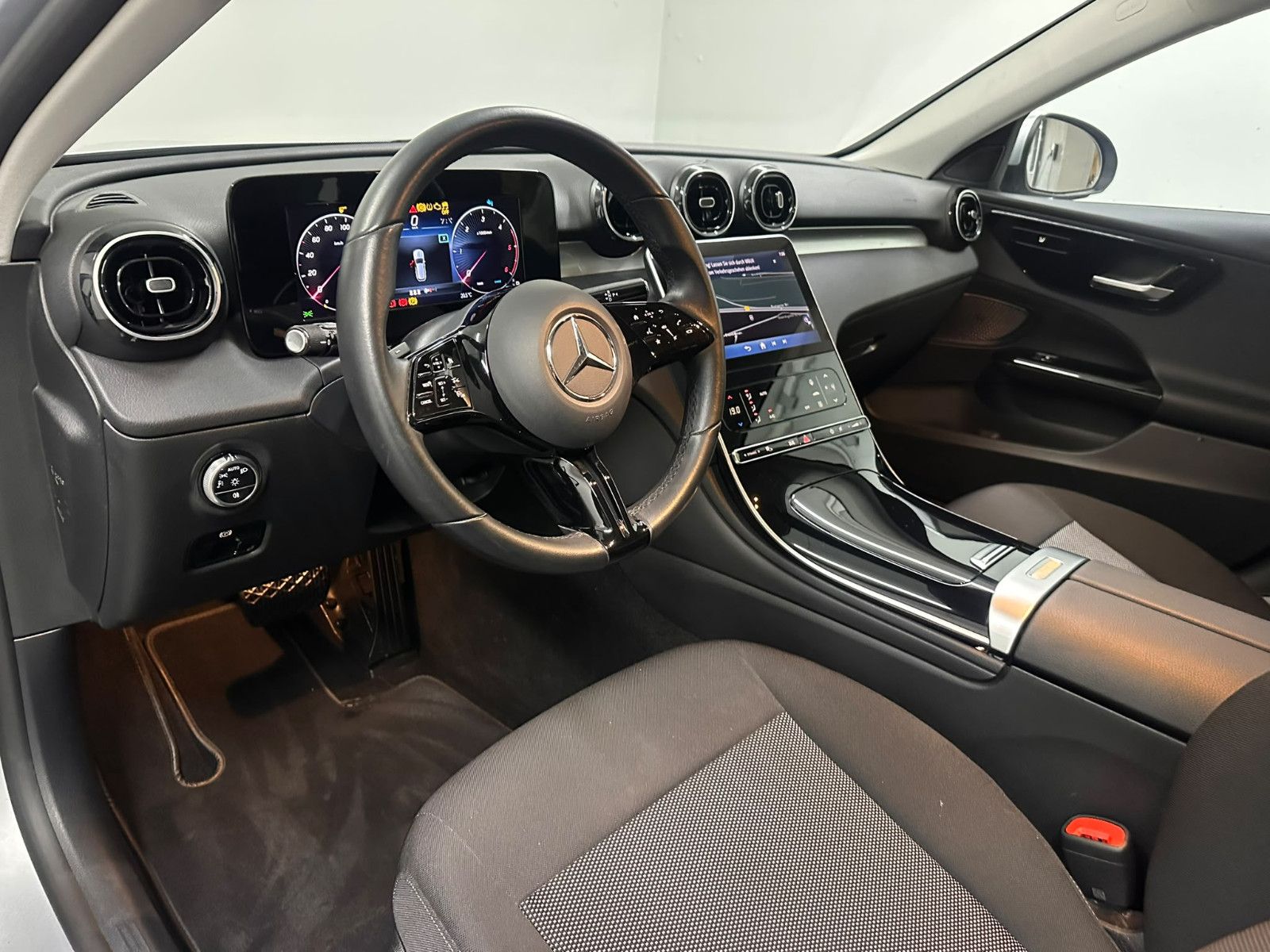 Fahrzeugabbildung Mercedes-Benz C 200 d T Autom. *KAMERA*AHK*DISTRO*LED*