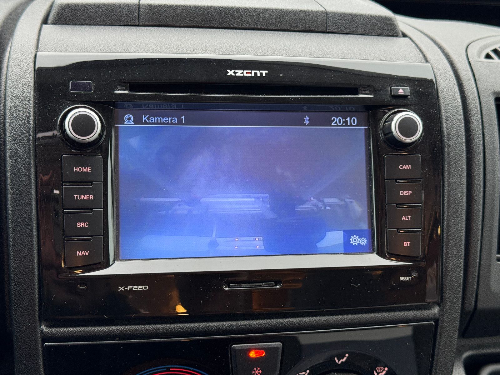 Fahrzeugabbildung Sunlight T69 L PANORAMA DACHKLIMA SAT NAVI QUEENSBETT WC+