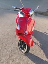 Vespa 300 GTS - VESPA GTS