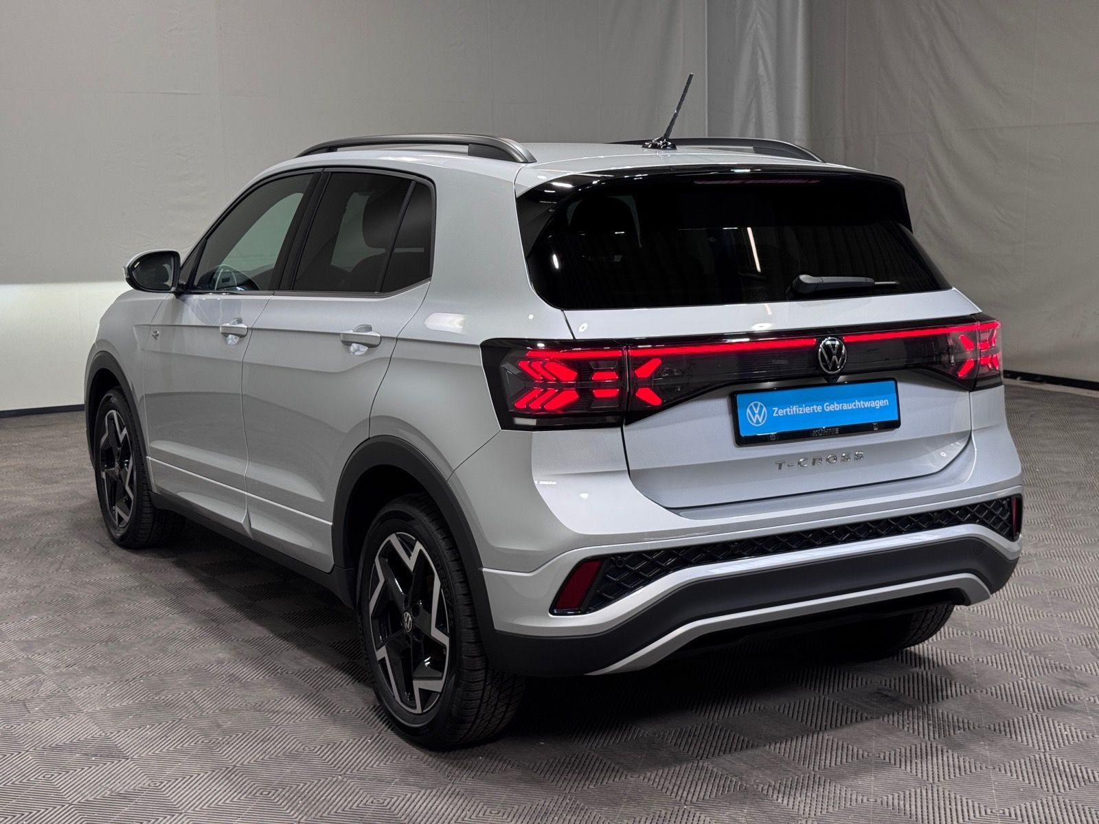 Volkswagen T-Cross R-Line 1.5 TSI DSG AHK MATRIX NAVI ACC foto 5