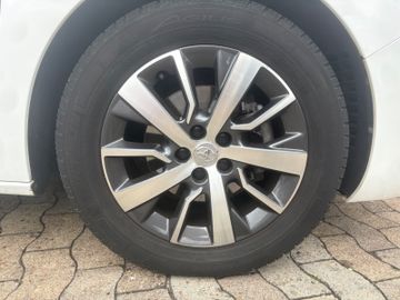 Fahrzeugabbildung Toyota Crosscamp Aufstelldach Navi RFK uvm