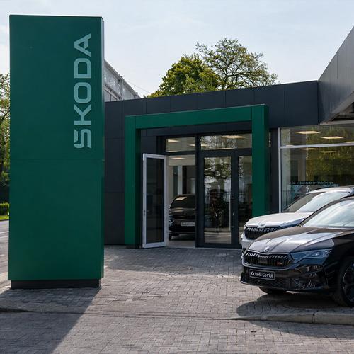 showroom-image-top